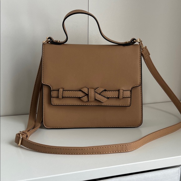 Kayla + Ava Eden Handbags - Chic Tan Crossbody Bag